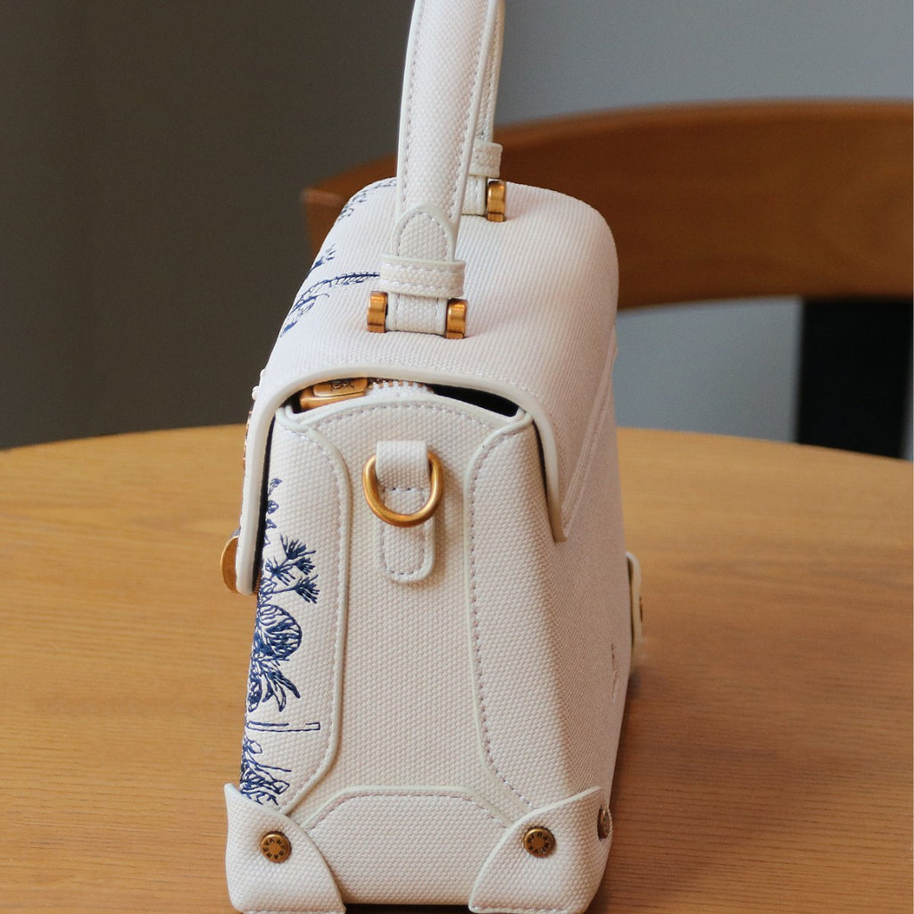 Light-luxury Intricately Embroidered Shoulder Bag