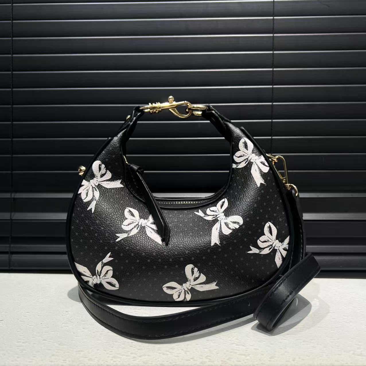 Hobos Cute Simple Shoulder Crossbody Bag