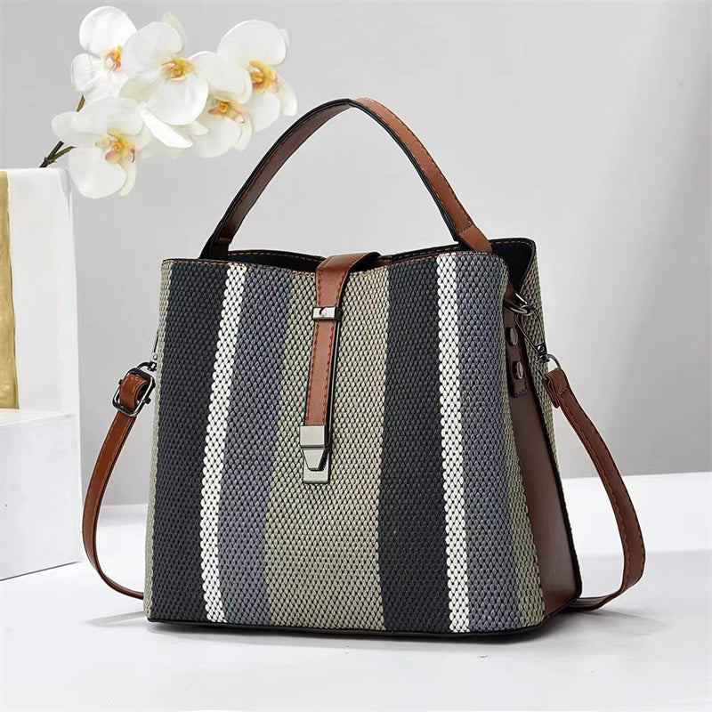 Vitaar - Signature Women's Tote Bag